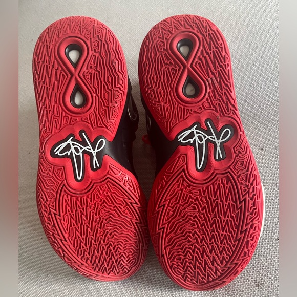 Nike Kyron Irving Infinity Custom High Tops - Picture 2 of 9